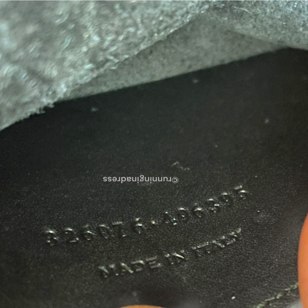 Saint Laurent Kate Tassel Logo Chain Bag In Black Leather With Gold Hardware - Picture 5 of 16